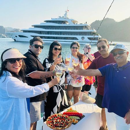 Scarlet Pearl Cruises - Wonder On Lan Ha Bay Hotell Ha Long Exteriör bild
