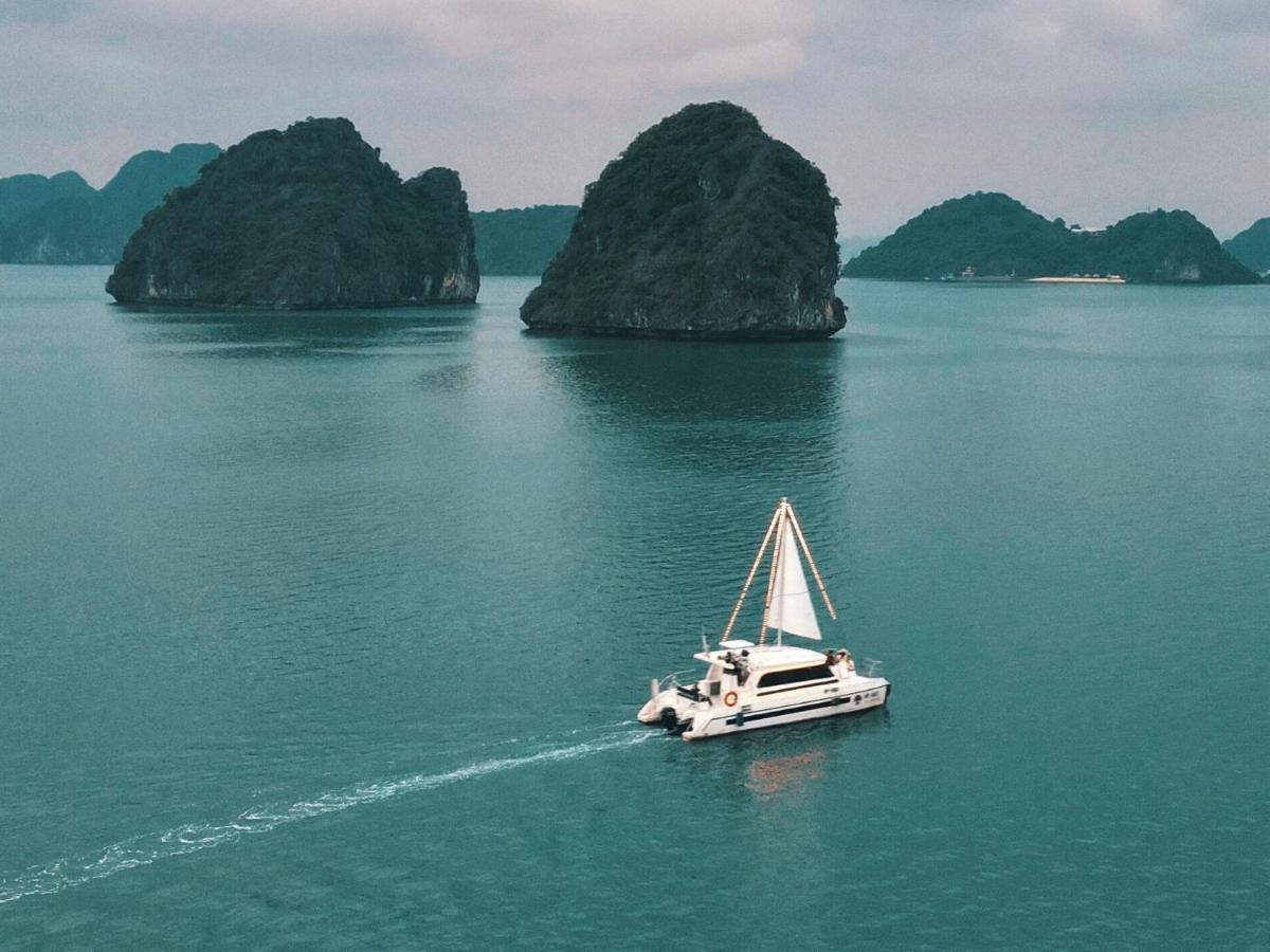 Scarlet Pearl Cruises - Wonder On Lan Ha Bay Hotell Ha Long Exteriör bild