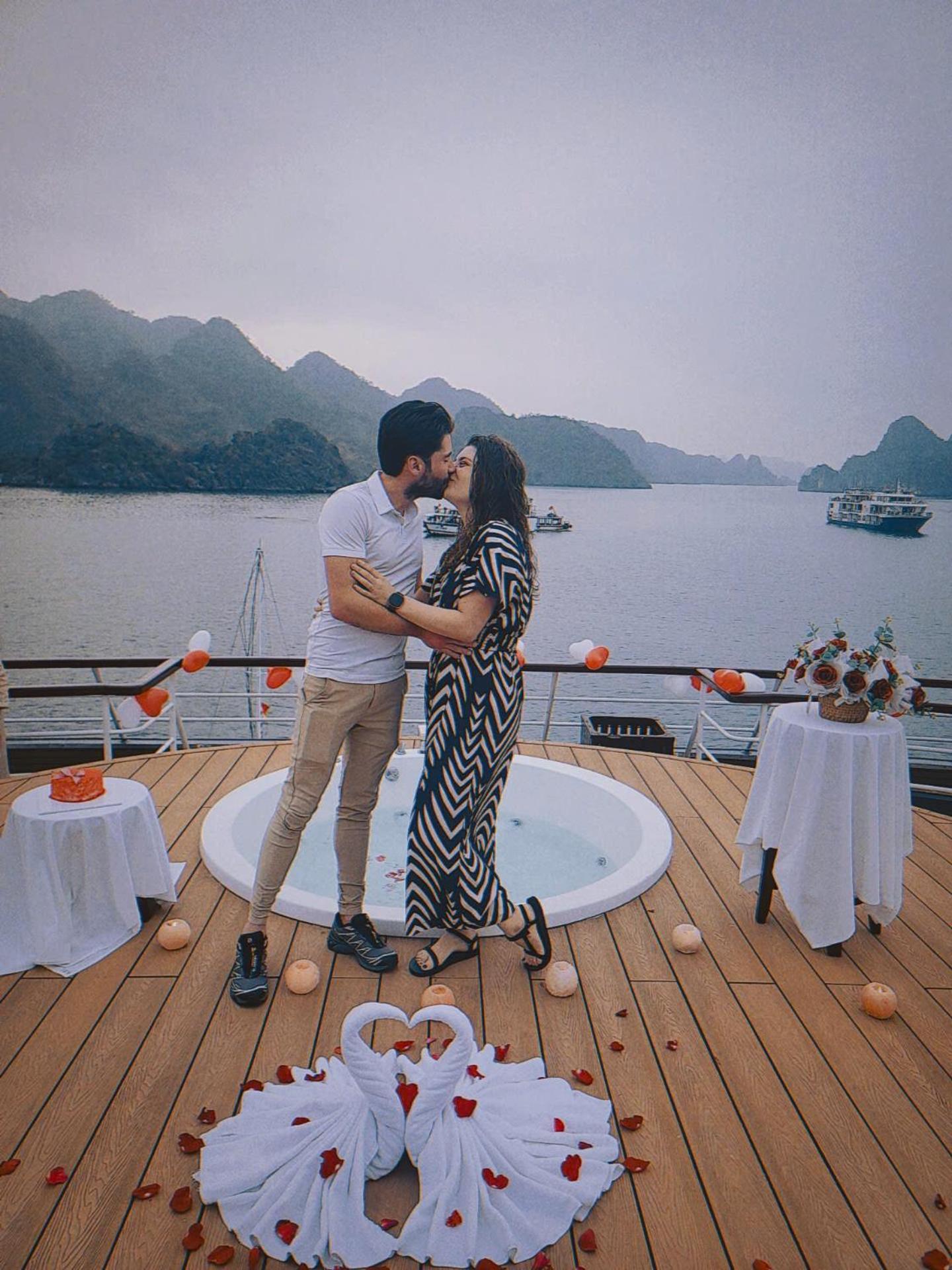 Scarlet Pearl Cruises - Wonder On Lan Ha Bay Hotell Ha Long Exteriör bild