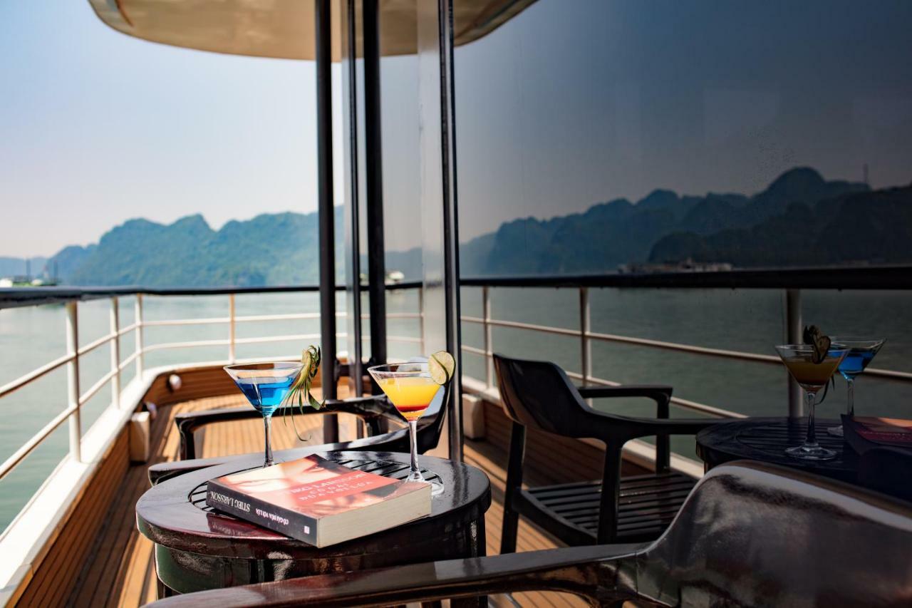 Scarlet Pearl Cruises - Wonder On Lan Ha Bay Hotell Ha Long Exteriör bild