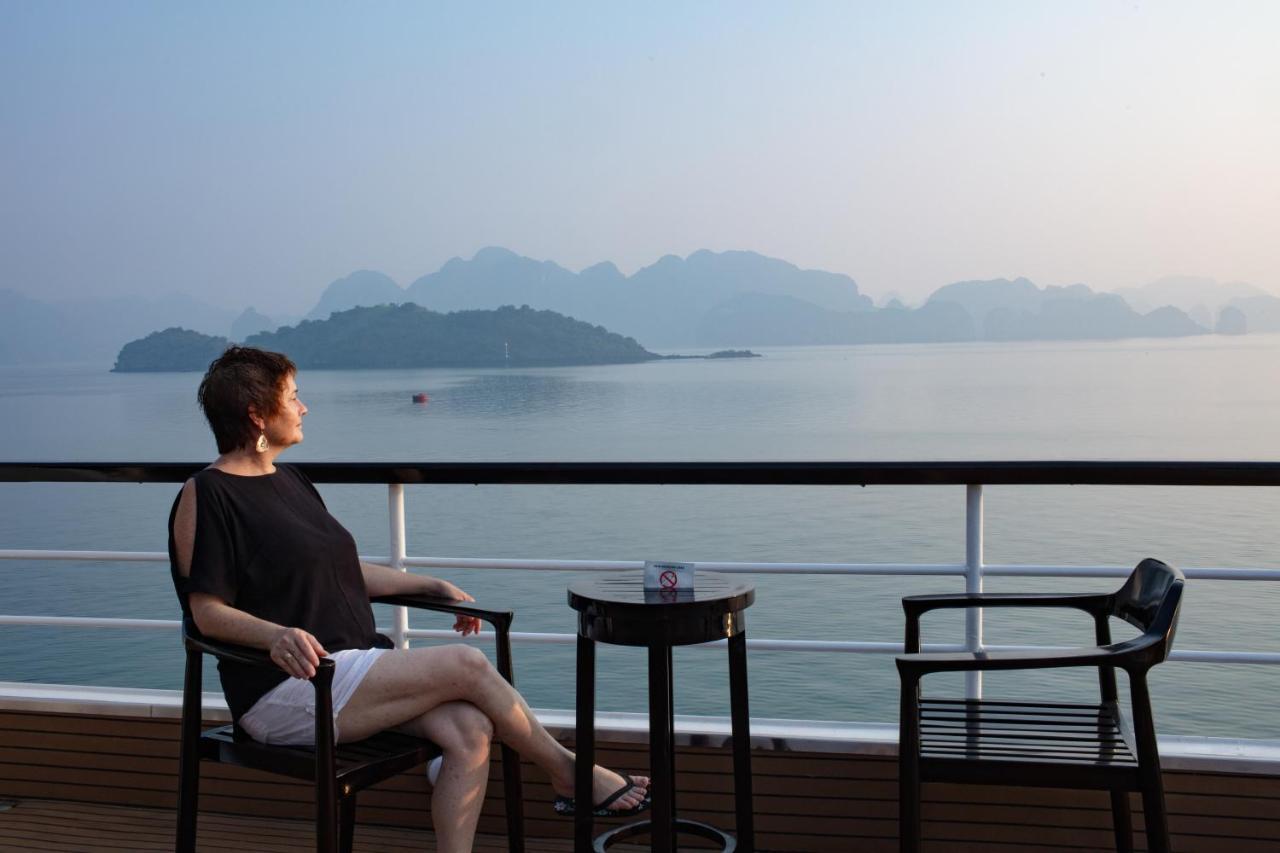 Scarlet Pearl Cruises - Wonder On Lan Ha Bay Hotell Ha Long Exteriör bild