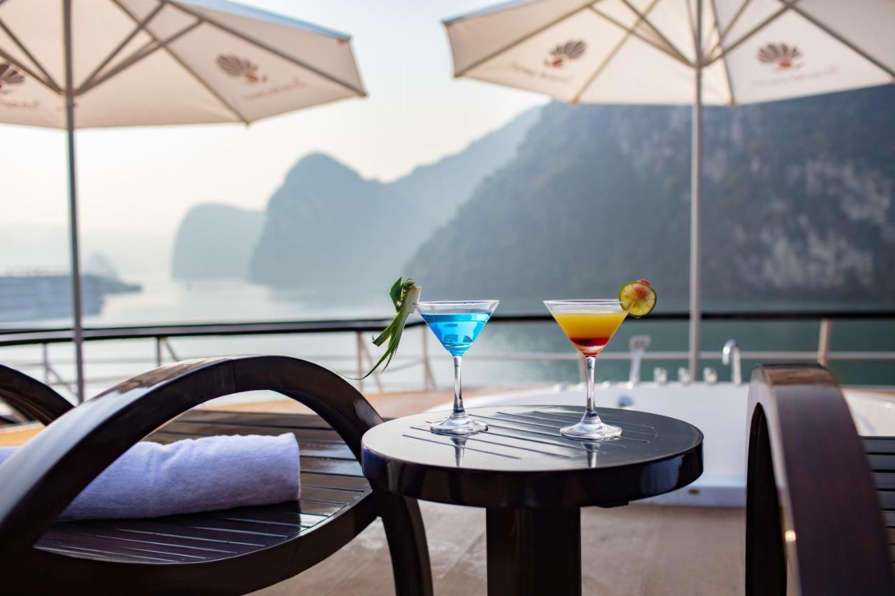 Scarlet Pearl Cruises - Wonder On Lan Ha Bay Hotell Ha Long Exteriör bild