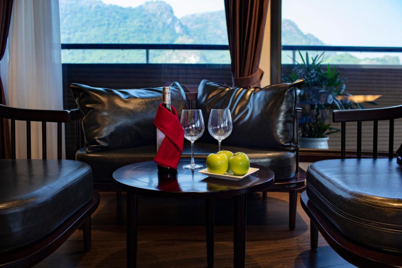 Scarlet Pearl Cruises - Wonder On Lan Ha Bay Hotell Ha Long Exteriör bild